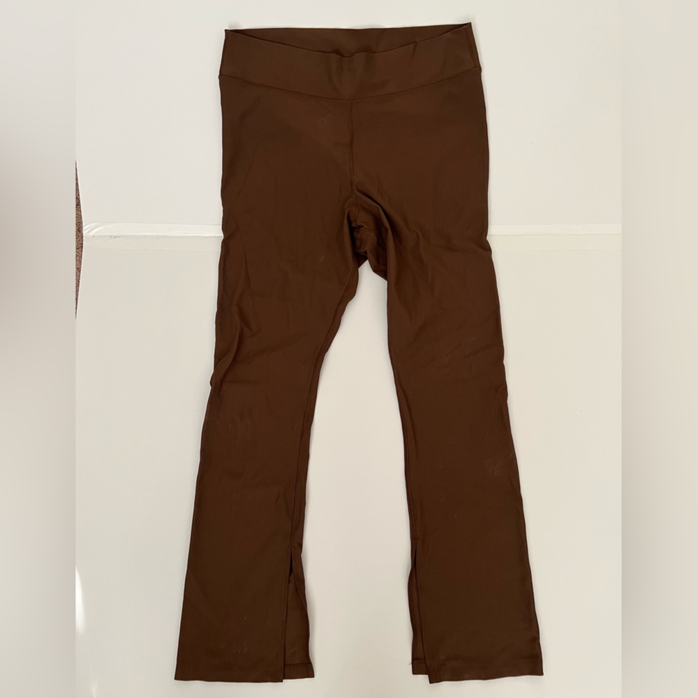 Old navy ribbed flared leggings in brown